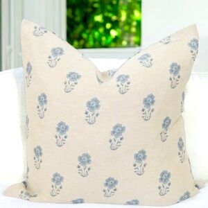 Signature Linen Petite Blue Floral Pillow Cover, Boutique item, 2 sizes